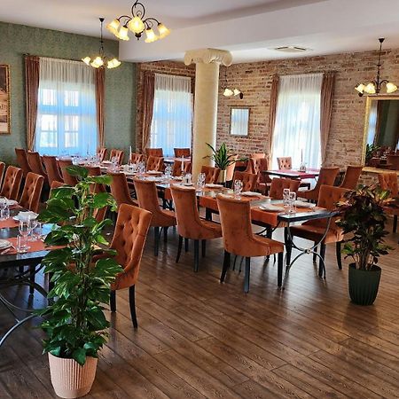 Hotel & Restoran Dvorac Gjalski Zabok Exterior photo